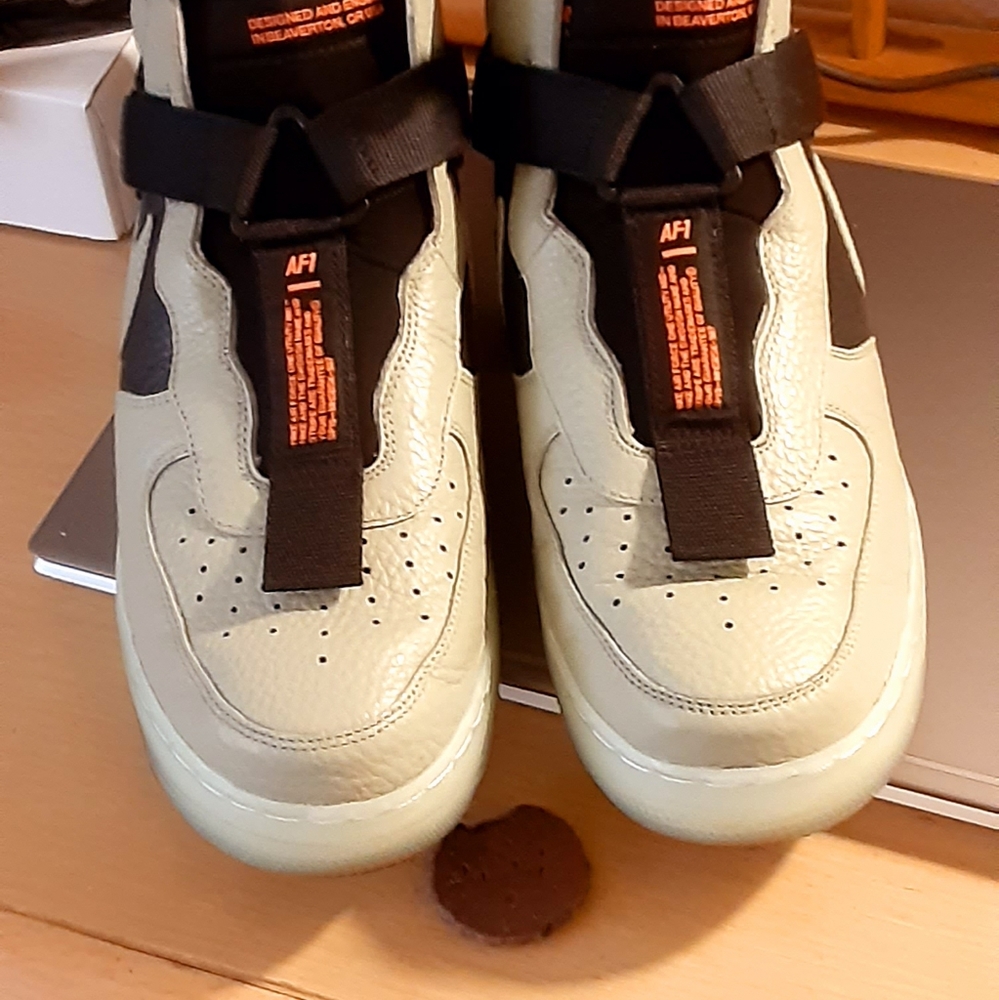 Nike's - Picture 1 of 3